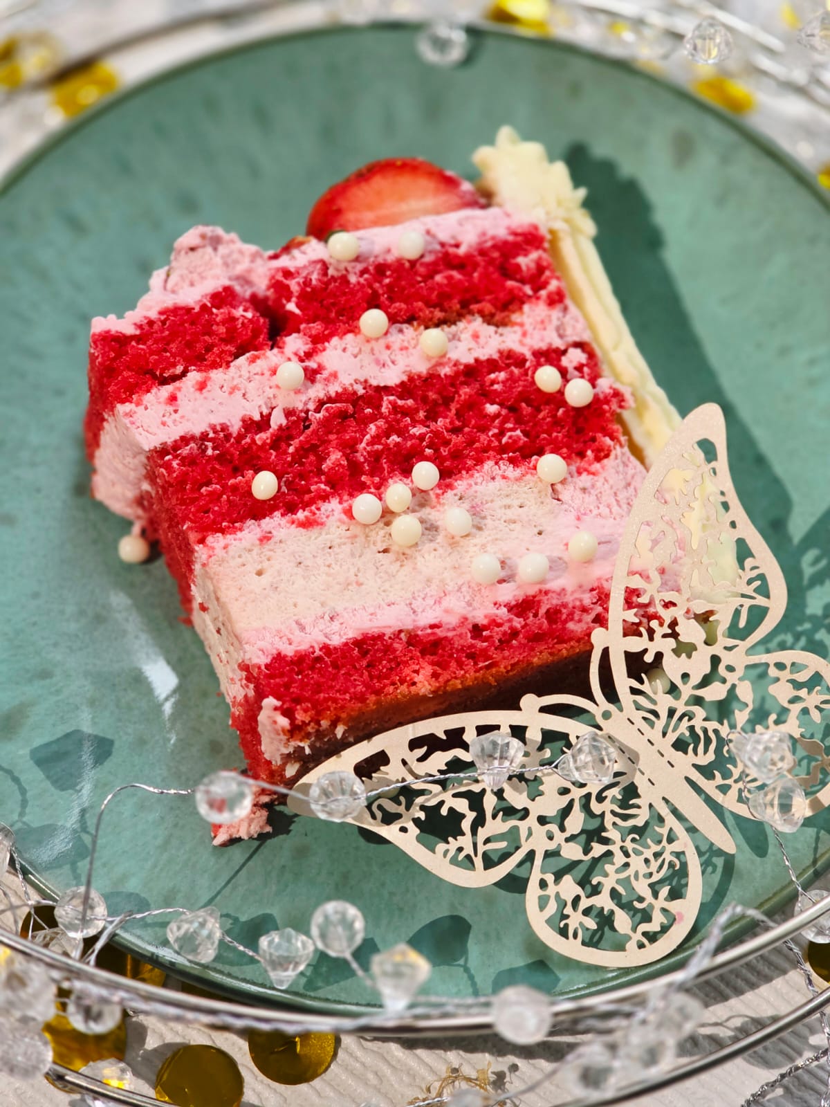 Total Strawberry Cake